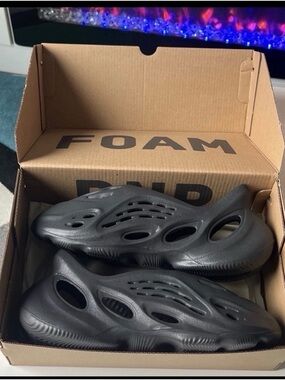 Lightweight Foam Slip-On Clog in Black